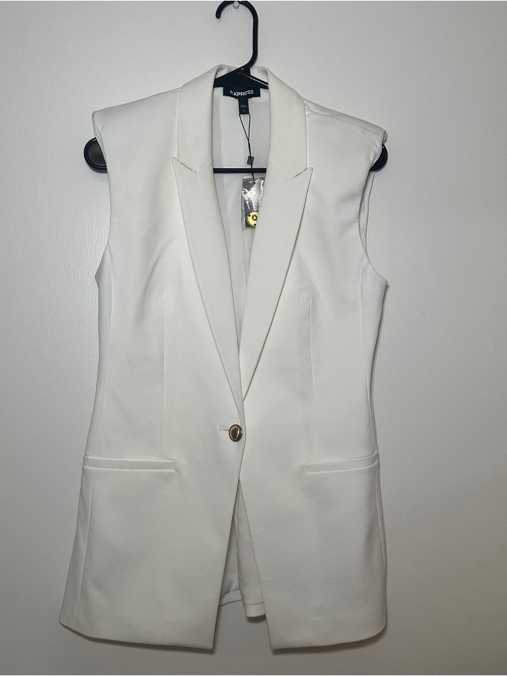 Express Sleeveless Blazer Jacket in White - Picture 2 of 7